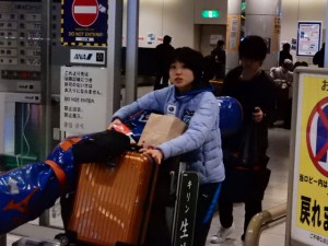 新千歳空港に到着した伊藤有希選手